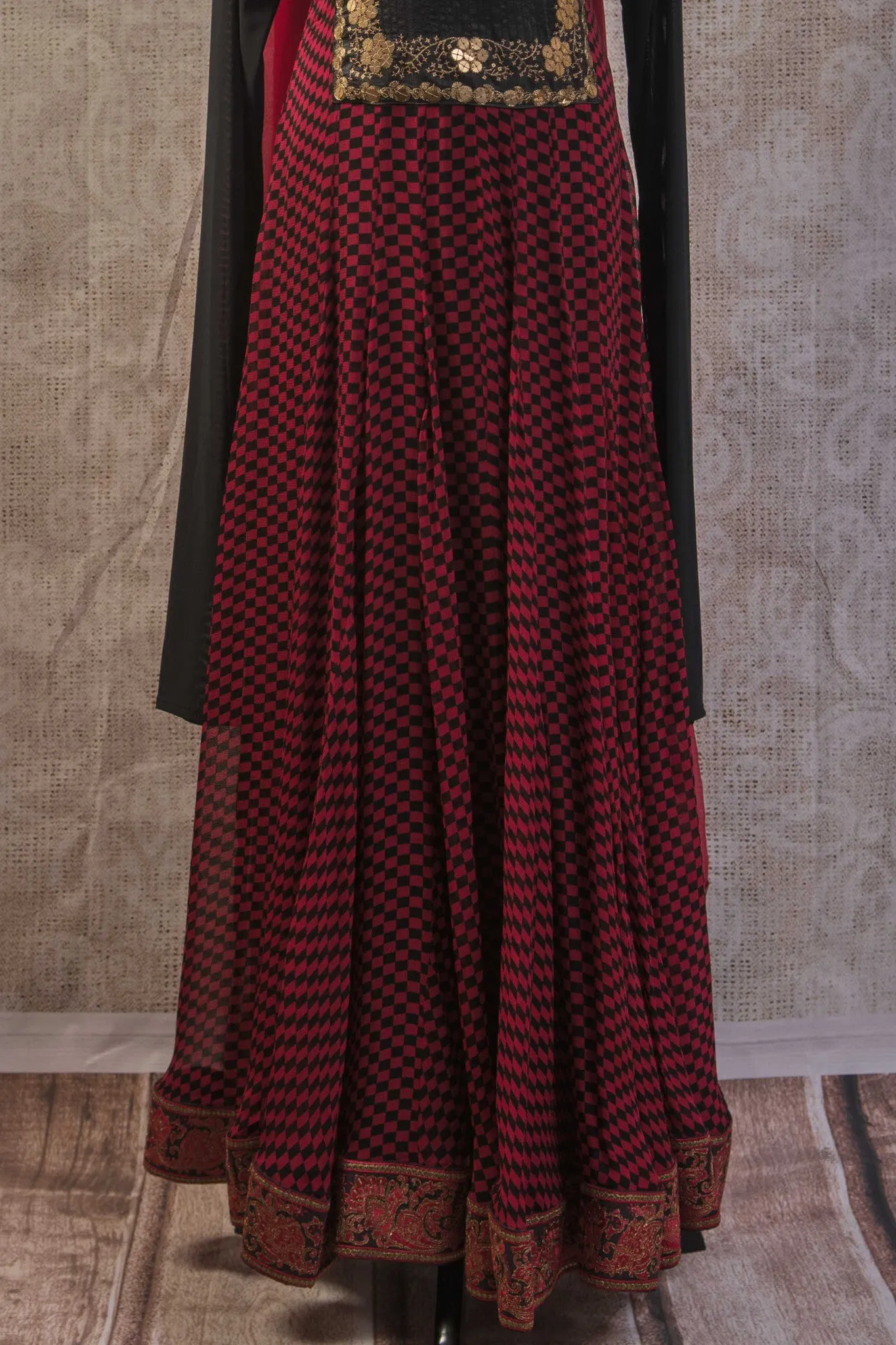 500942 Suit Long Sleeve Red & Black Geometric Pattern with Gold Embroidery and Scarf