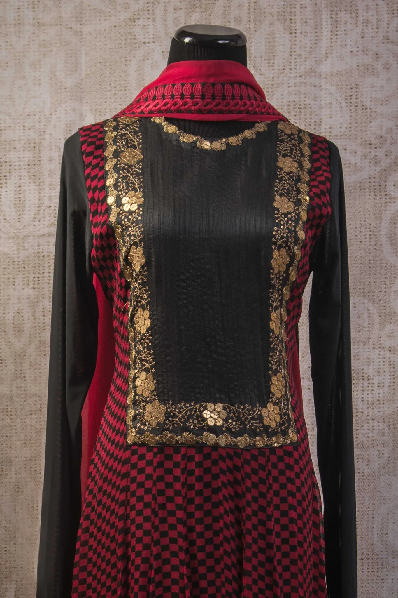 500942 Suit Long Sleeve Red & Black Geometric Pattern with Gold Embroidery and Scarf