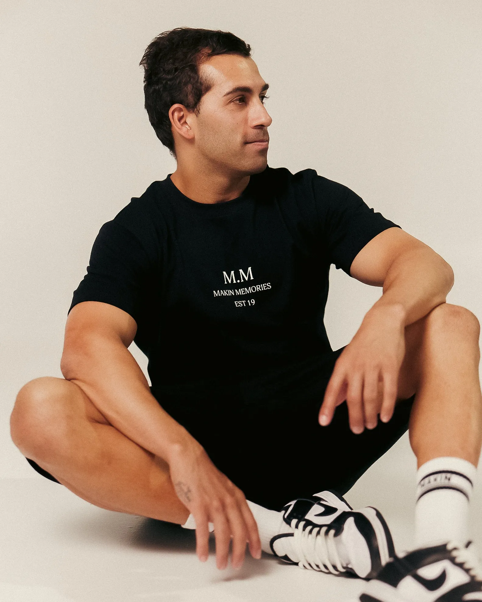 BASE TEE IN BLACK
