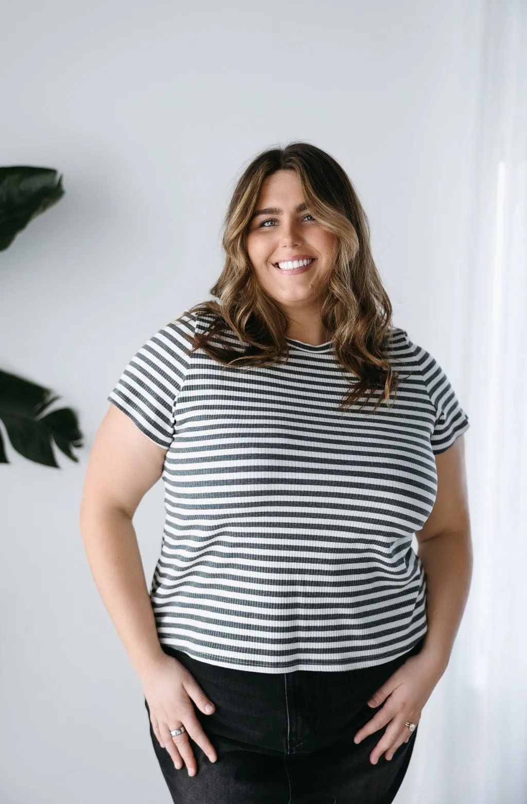 ESSENTIAL SHORT SLEEVE RIBBED CREW NECK TEE IN STRIPED CHARCOAL
