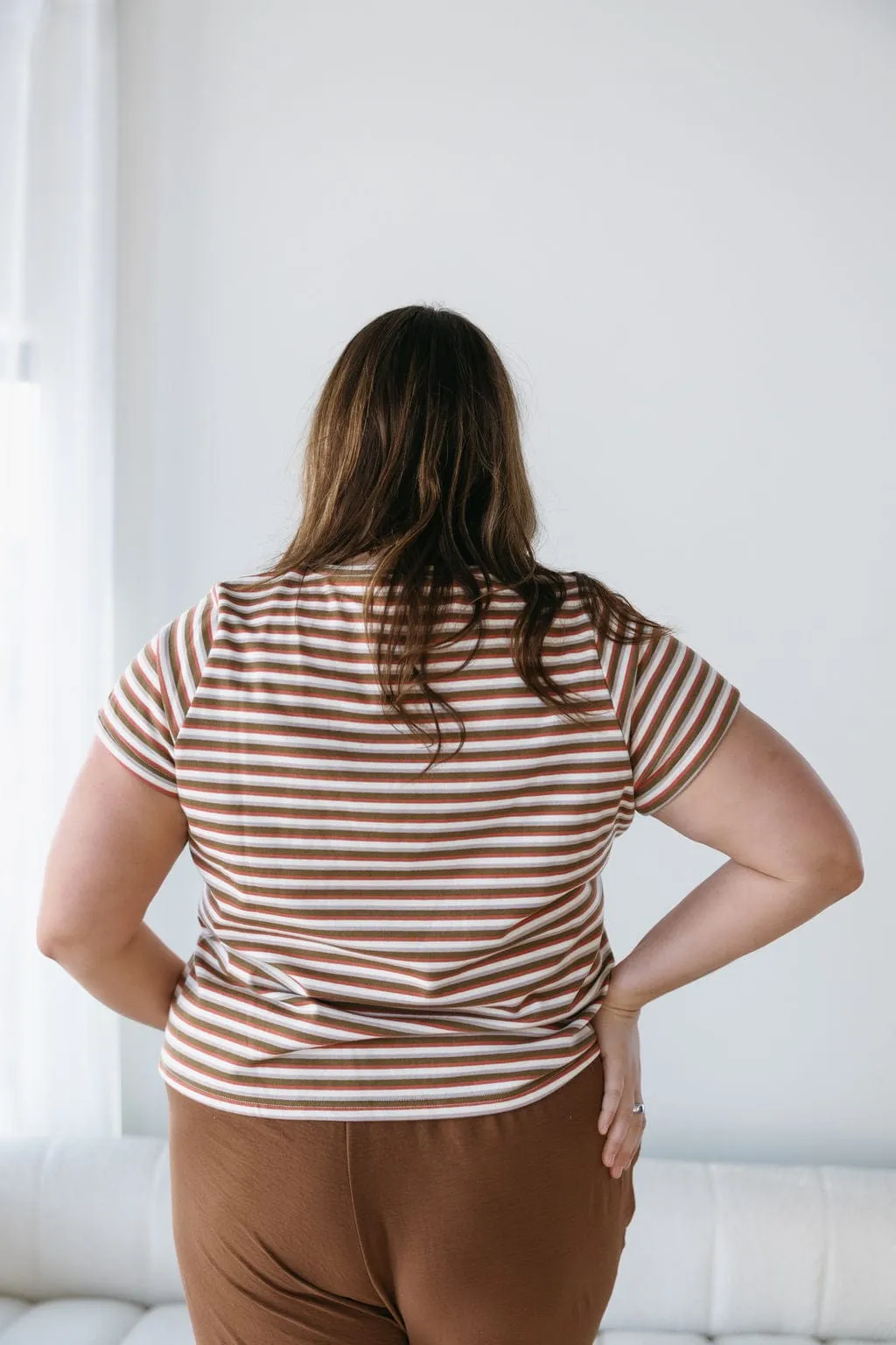 ESSENTIAL SHORT SLEEVE STRIPED CREW NECK TEE IN CACTUS
