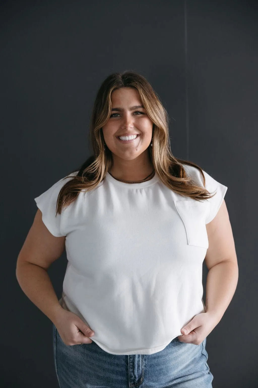 ESSENTIAL SLUB TEE WITH POCKET IN SUNKISSED ECRU