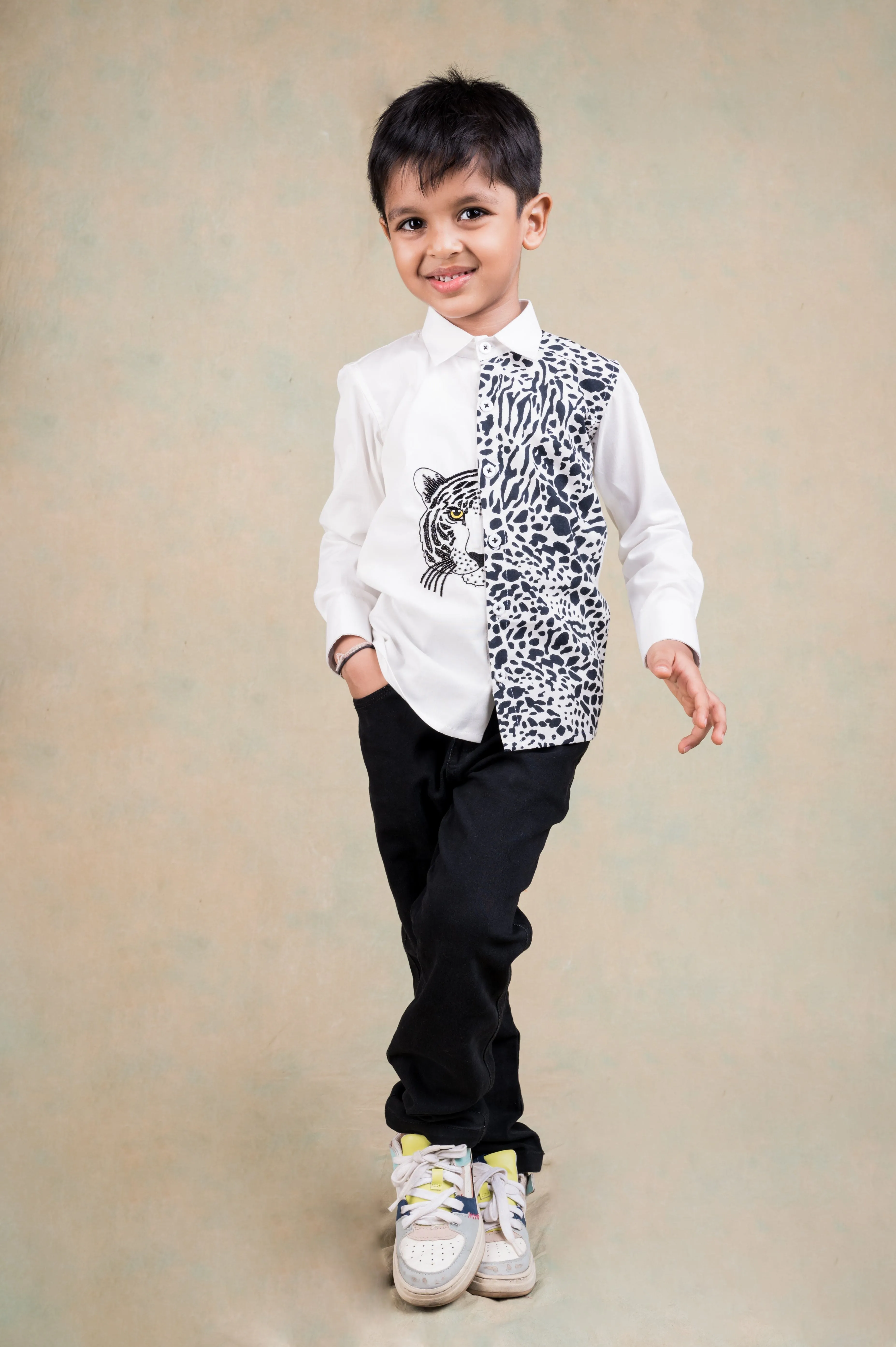 Pre-Order: Peek a book Tiger Shirt