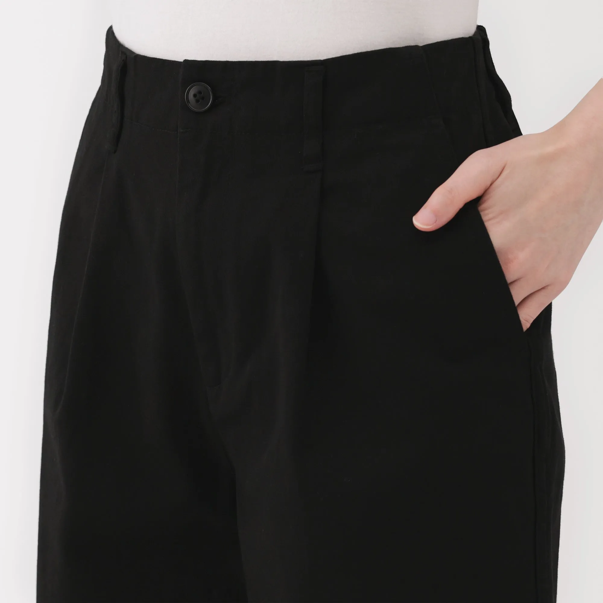 Women's Slub Yarn Chino Darted Shorts